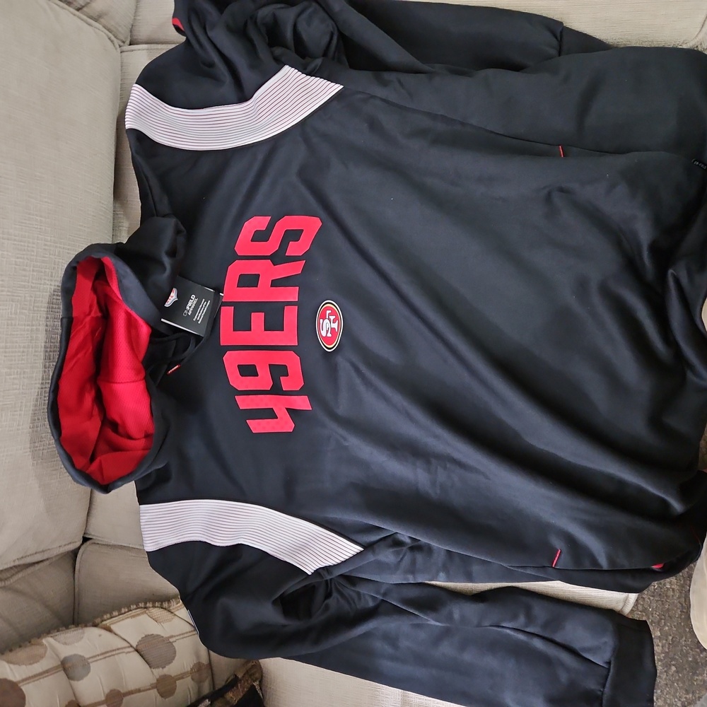 COPY - Nike 2XL Therma fit San Francisco 49ers hoodie.